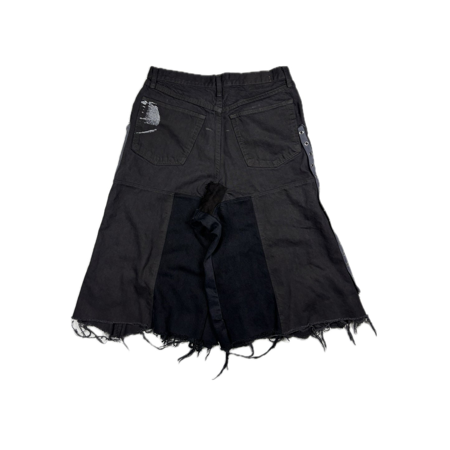 Laceless shorts